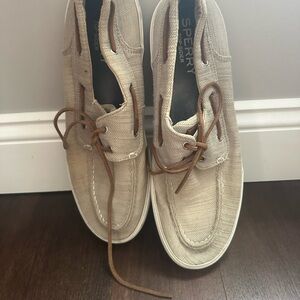 Sperry Tan Boat Shoes with Classic Design